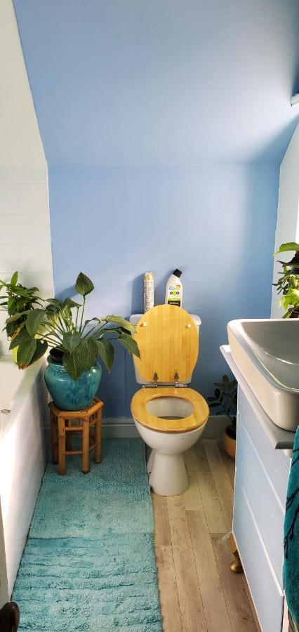 Lotus Pod House Homestay Horsell Экстерьер фото