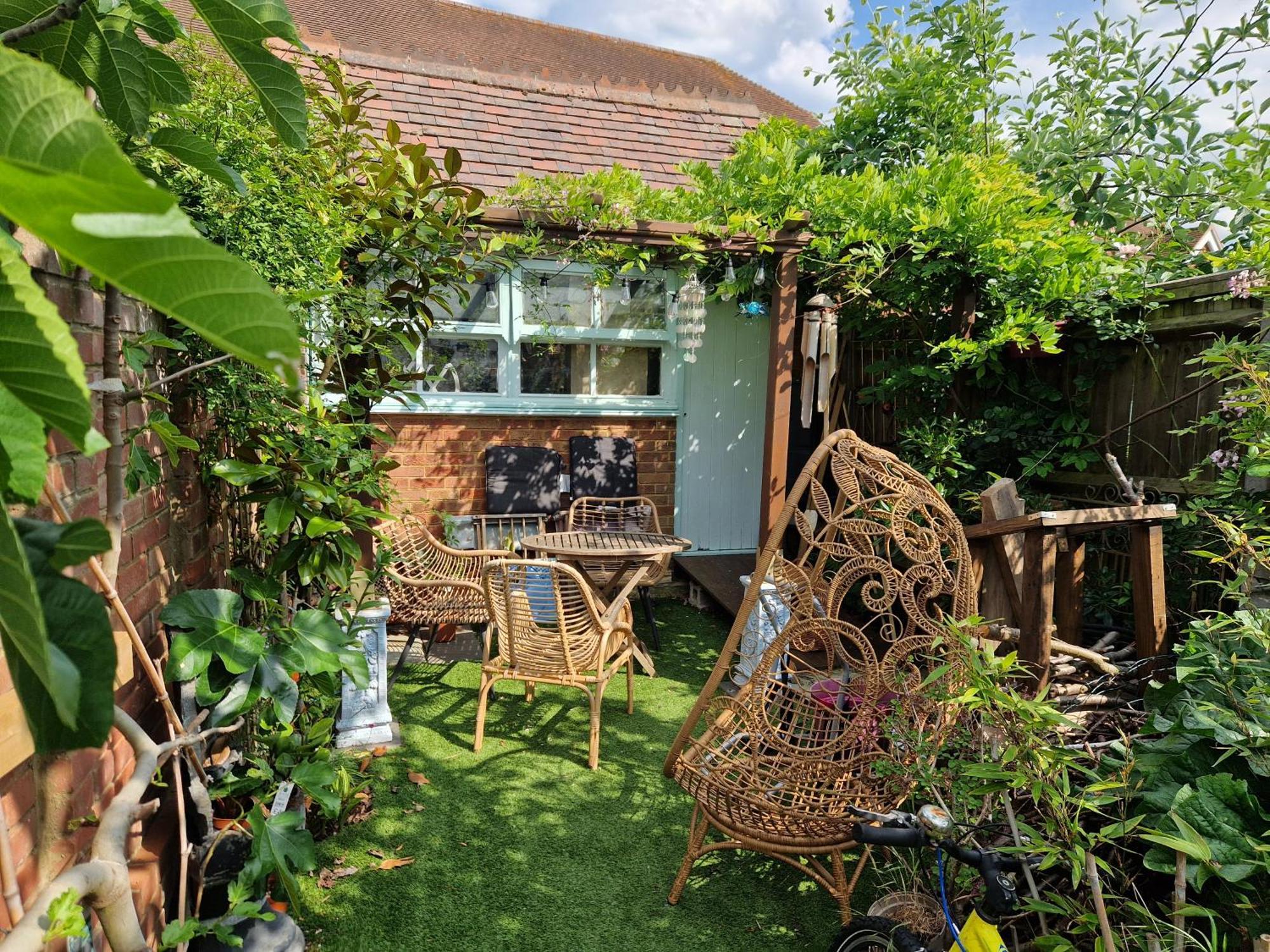 Lotus Pod House Homestay Horsell Экстерьер фото